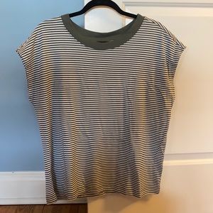 LOFT Women’s sleeveless domain striped top-size small